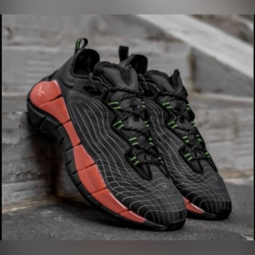 Reebok Zig Kinetica Black Orange Flare Running Shoes NWT Size 5.5
